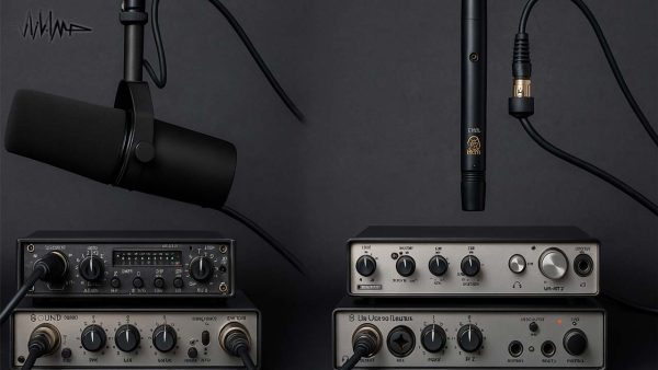 آکادمی صدابازار 6 مقایسه تصویری دو سیستم ضبط صدا با میکروفونهای Shure SM7B و AKG C1000S، هر دو متصل به FP33 و UR-RT2 با تنظیم 24bit/192kHz