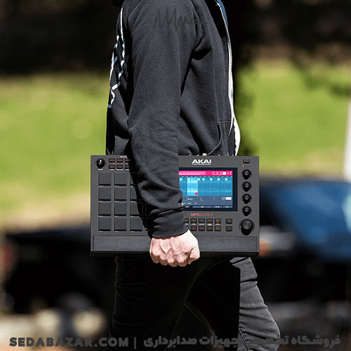akaipro-mpc-live-ii-04